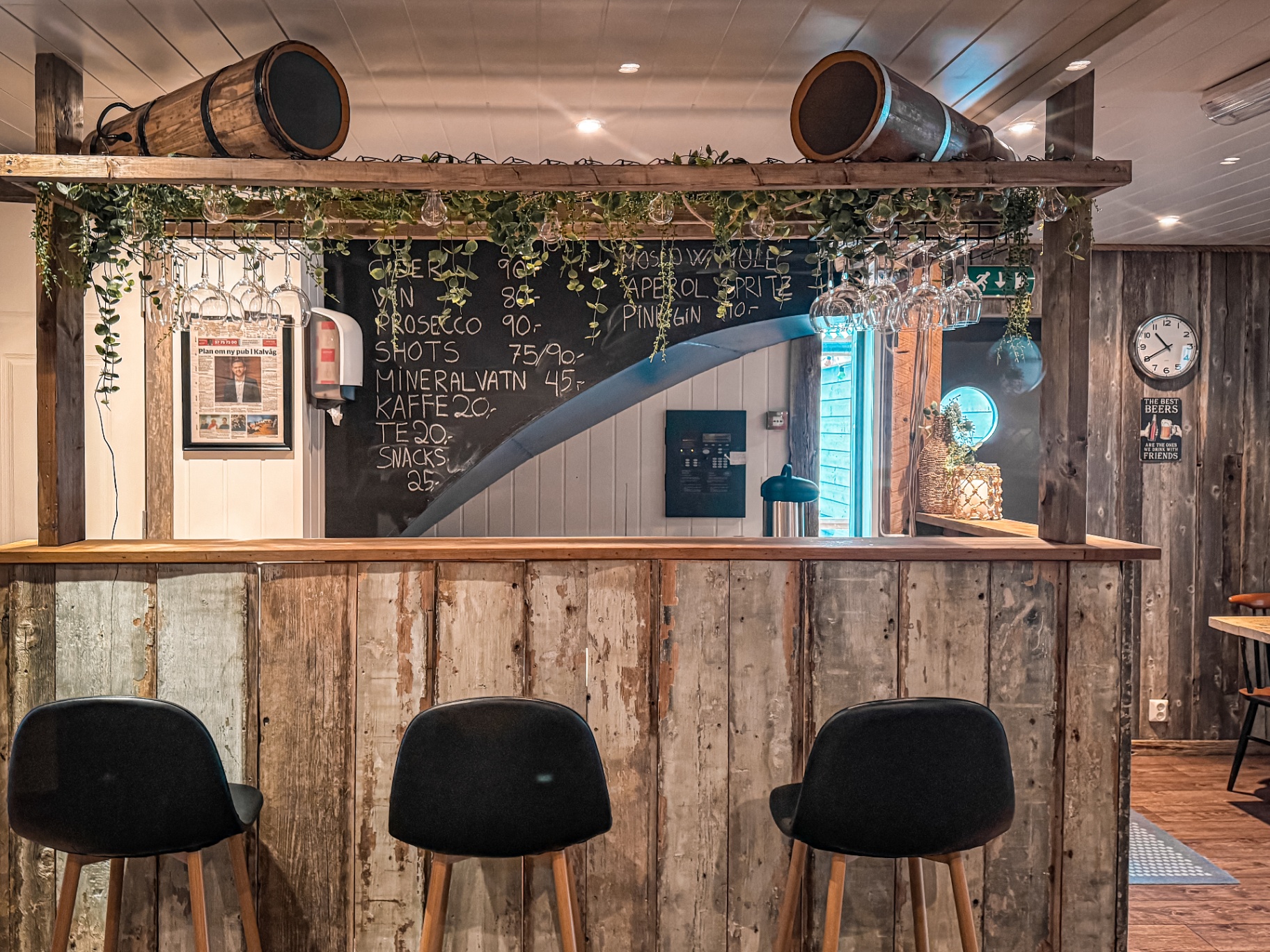 Røysbua – Kalvåg pub, restaurant, overnatting og hotell i Bremanger ...